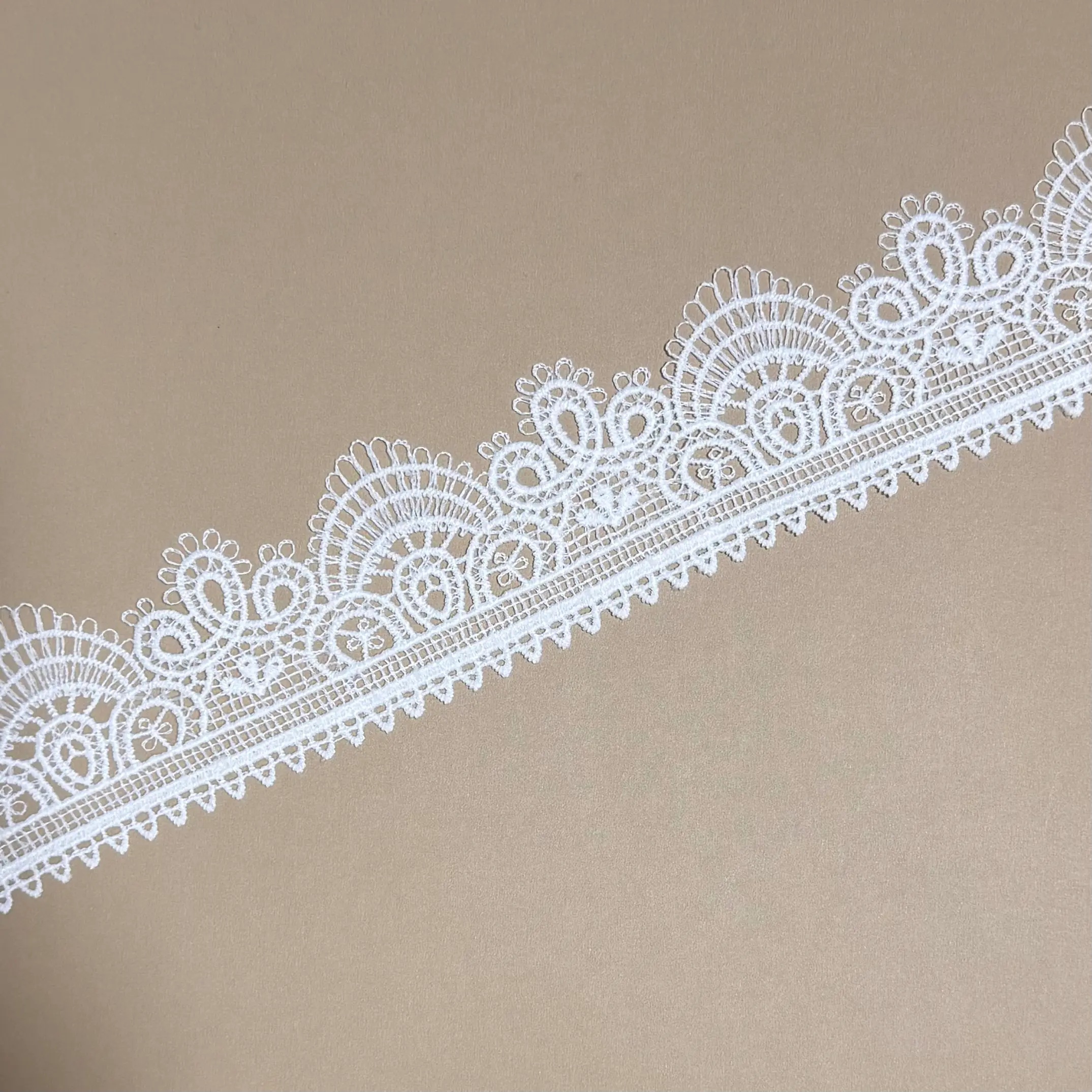 Fan Scallop Concentric Loop Lace Trim