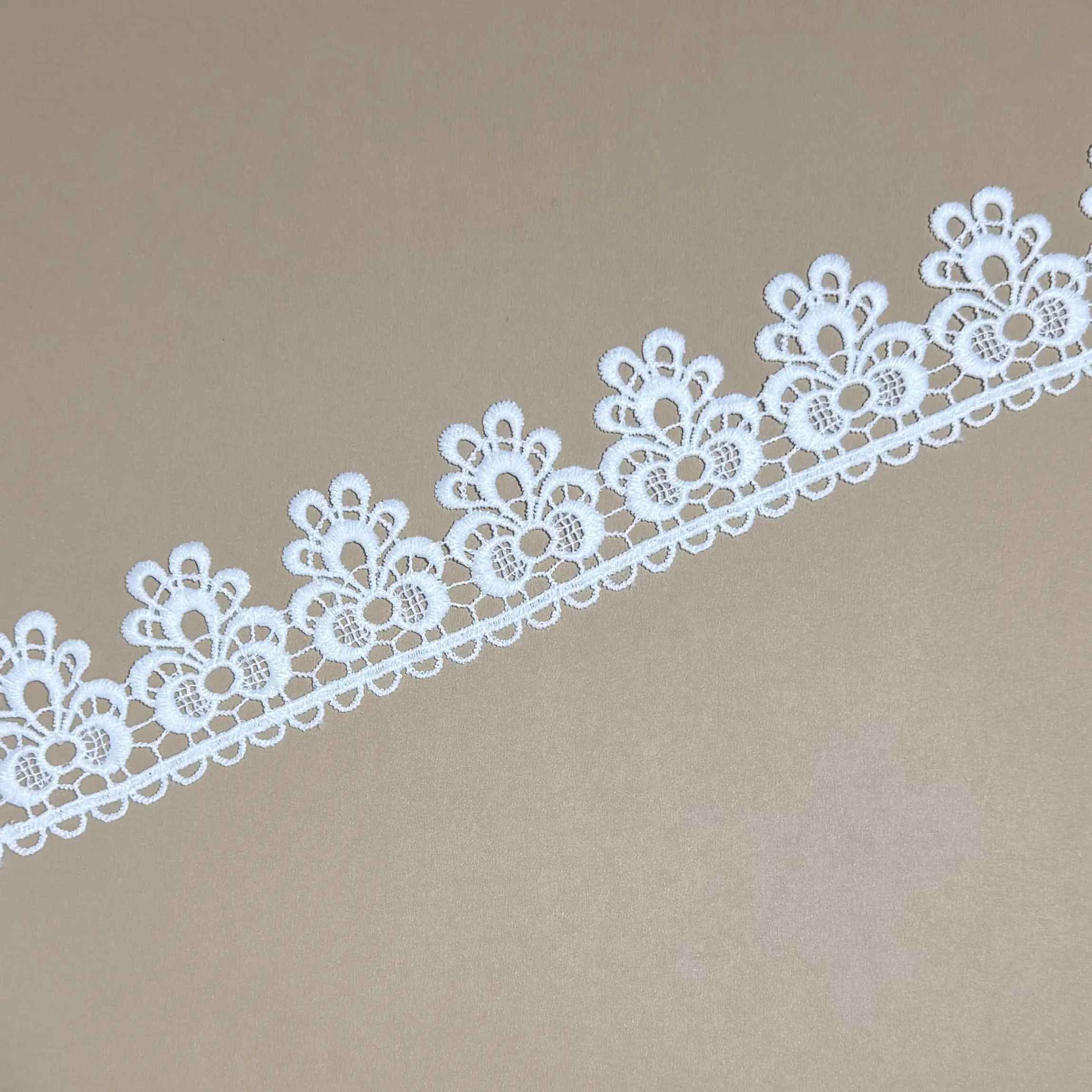 Floral U border lace Trim