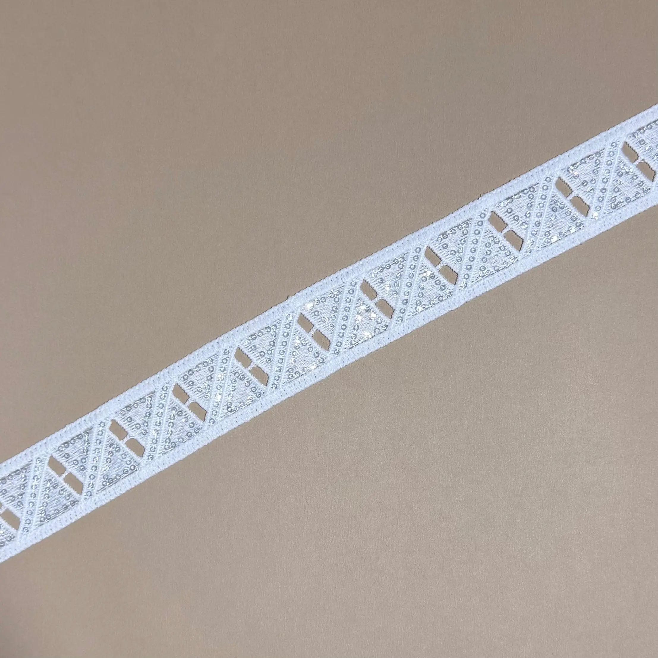 Milky Sequins Double Lock Triangle Match Lace