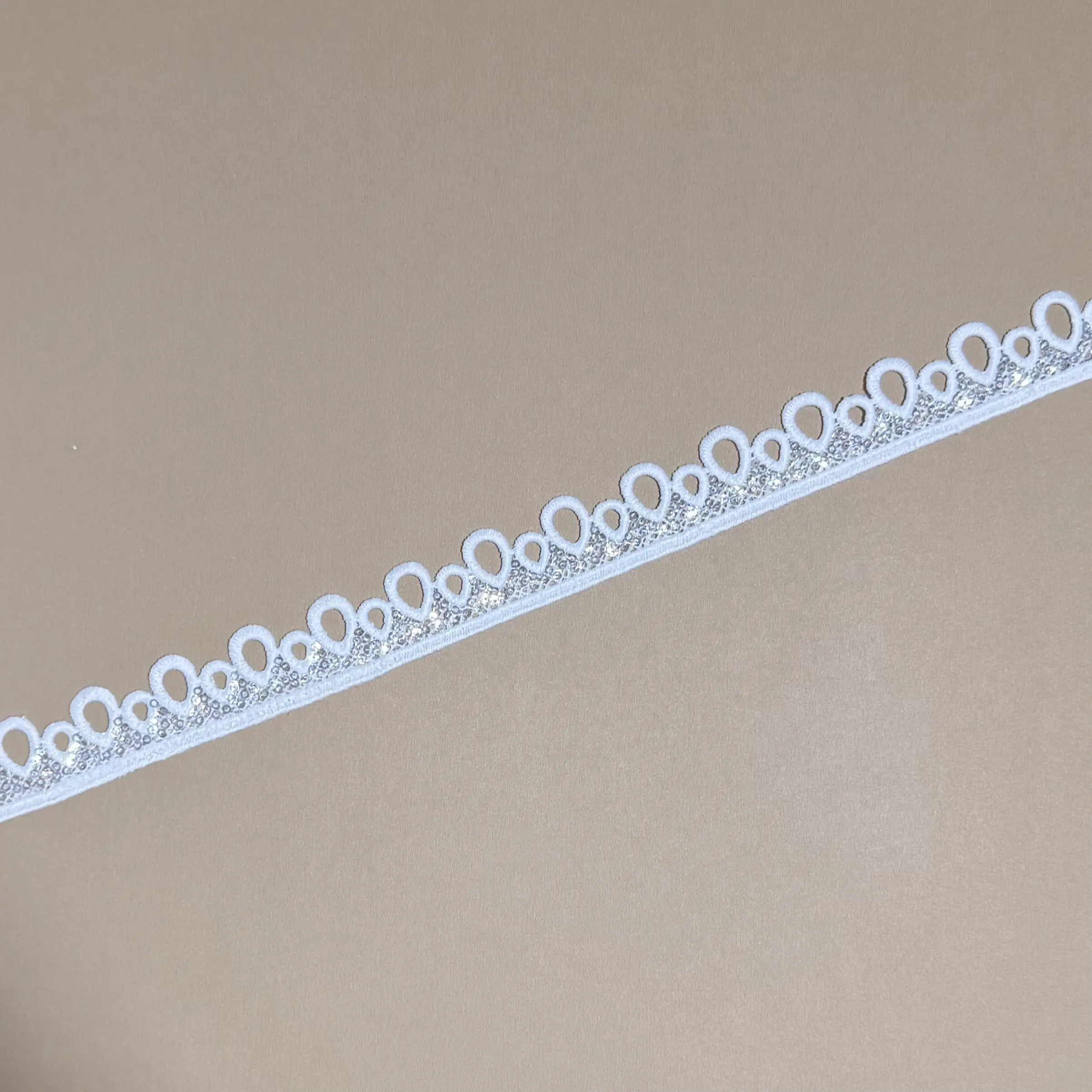 Oval Loop Sequins Single Border Lace