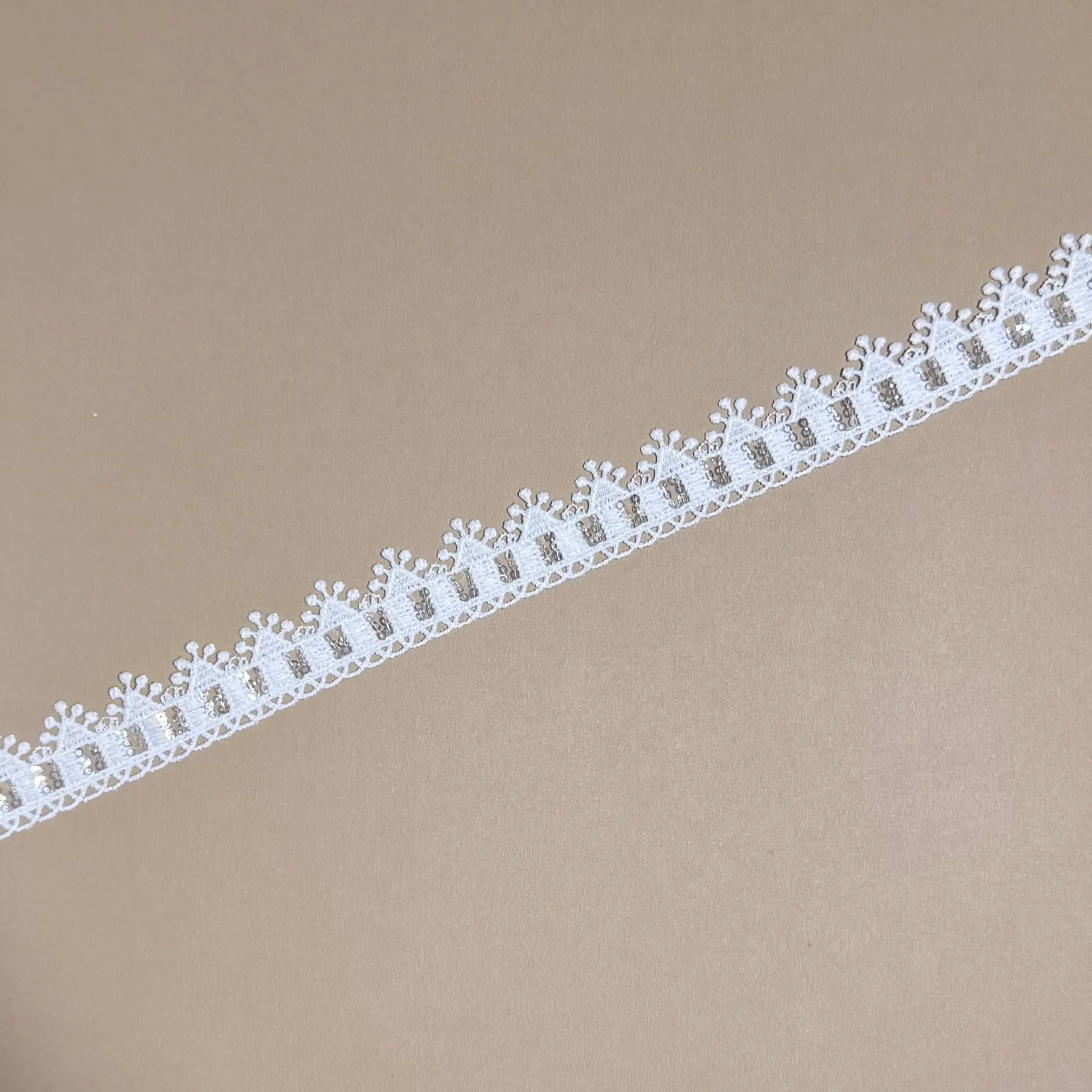 Bobble Triangle Squared Loop Border Lace
