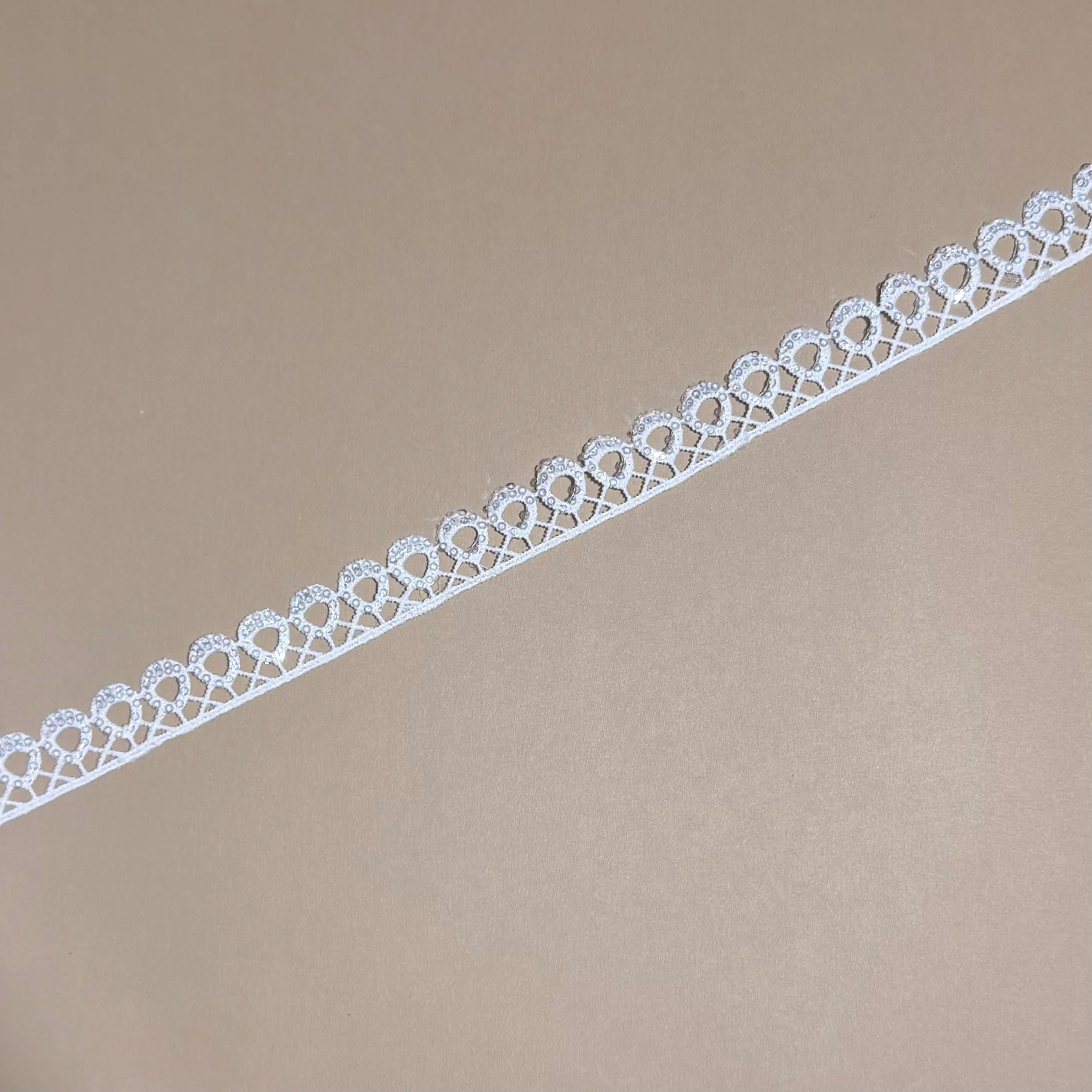 Oval Loop Single Border Lace Trim