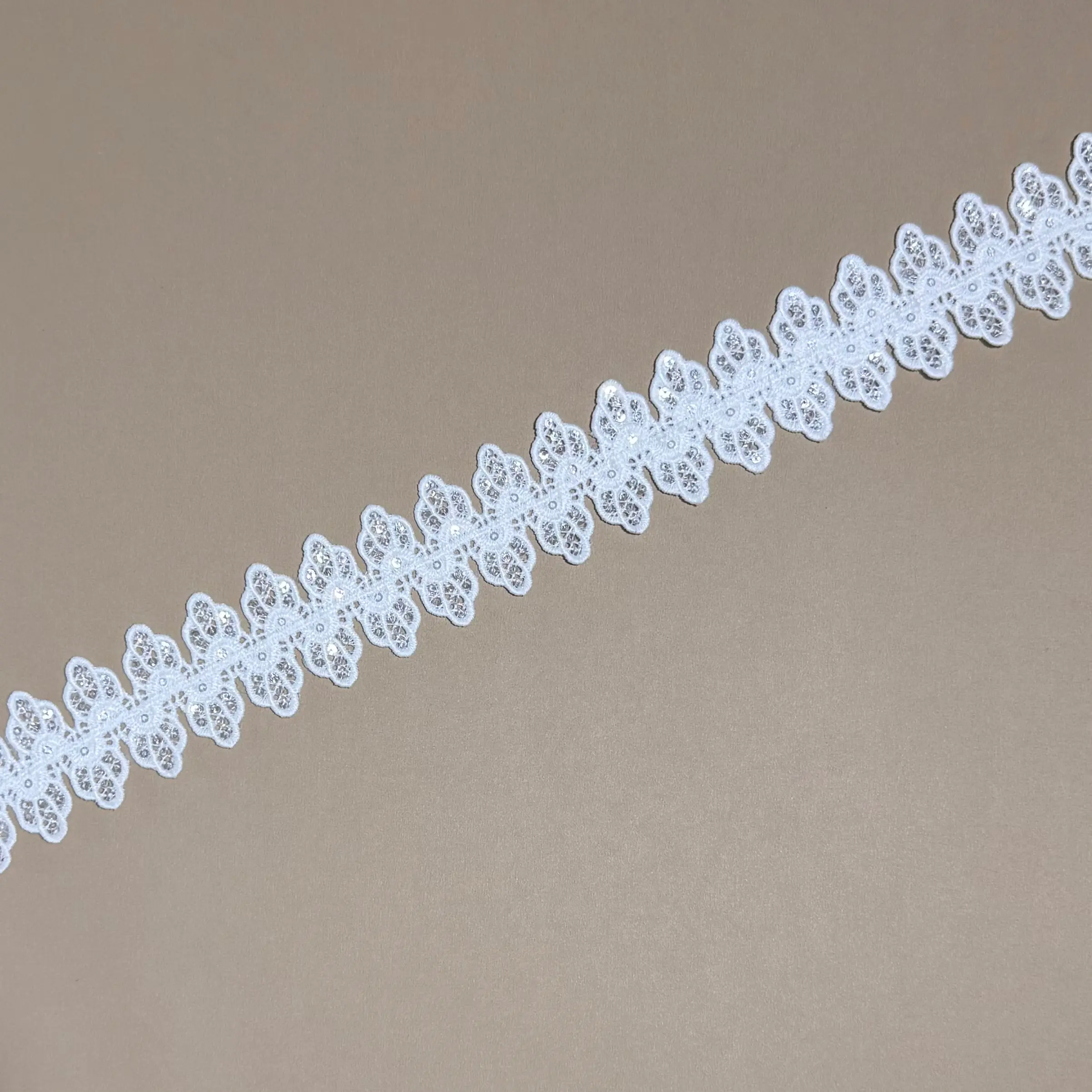 Symmetric Double Petal Lace Trim