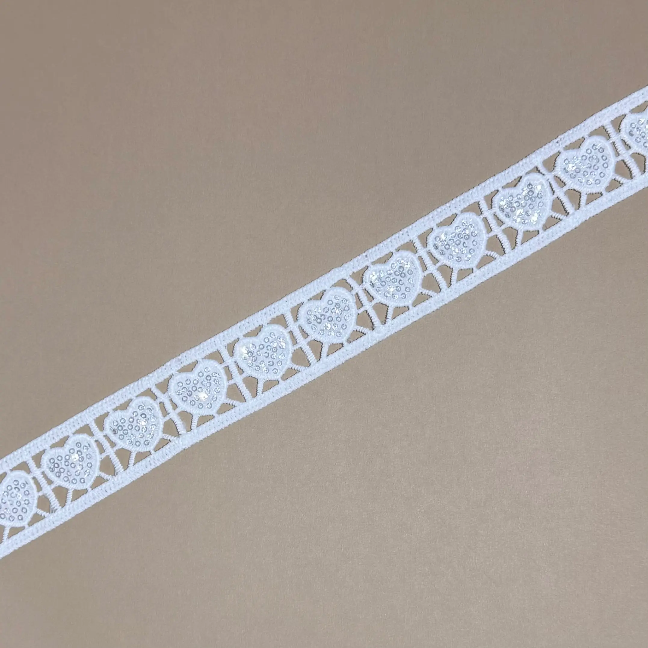 Frame Border Heart Shape Lace Trim