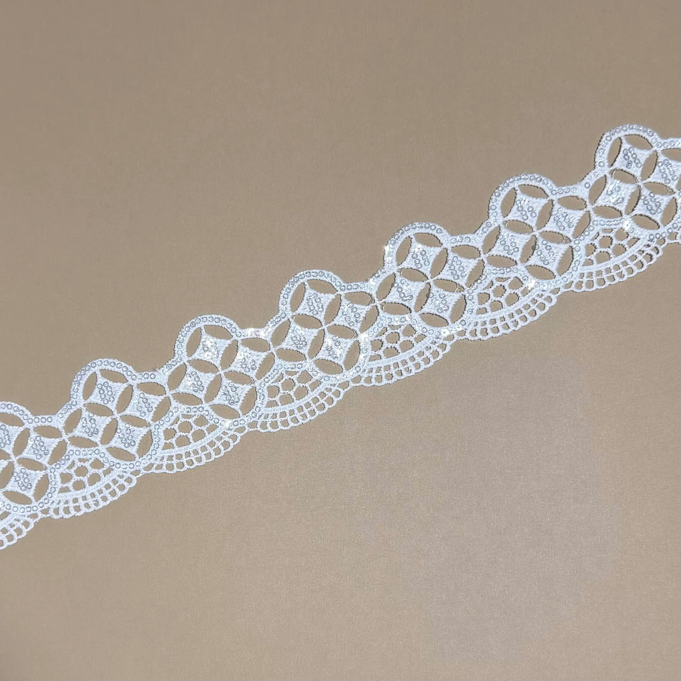 Diamond Petal Honey comb Scallop Border