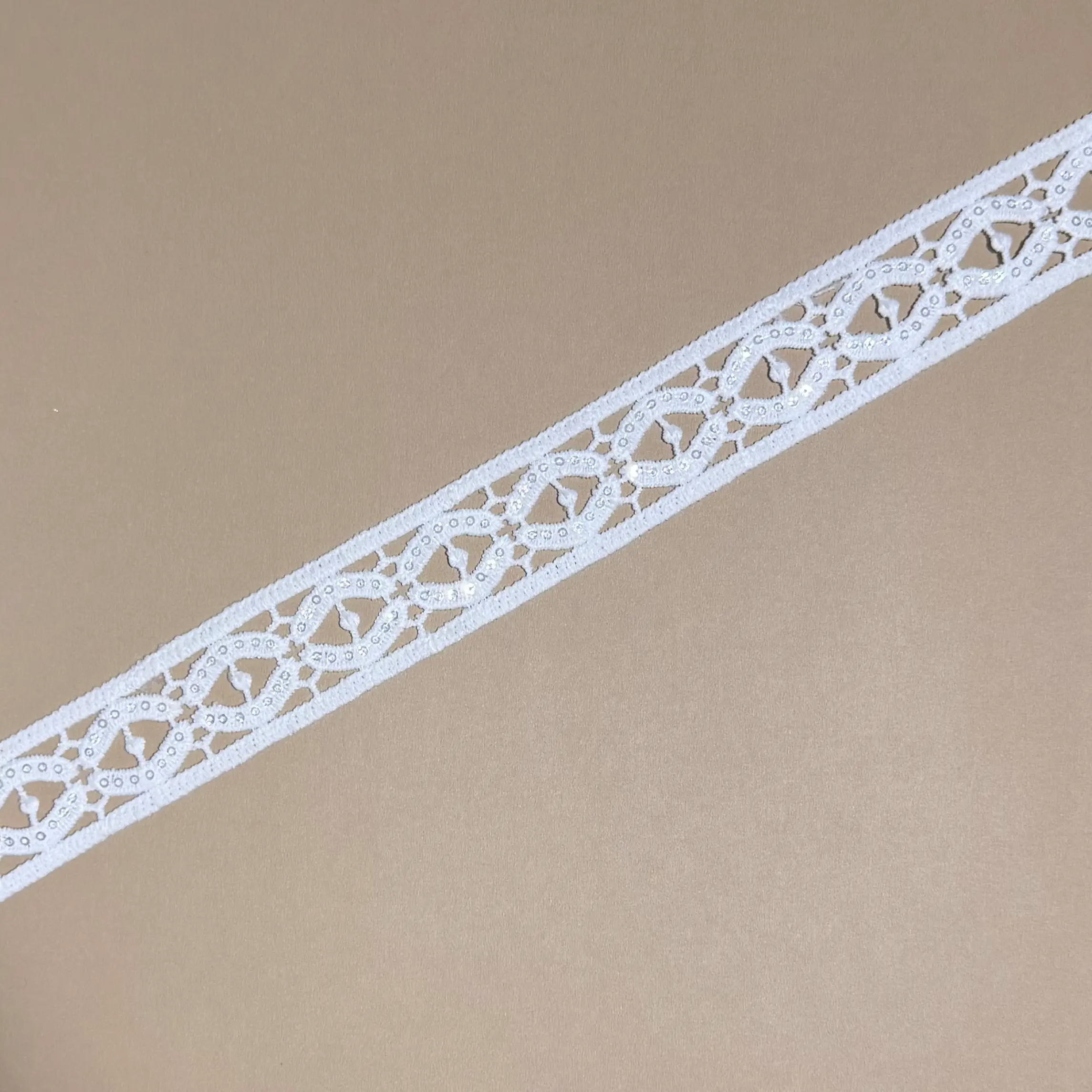 Double Oval With Dot Sequined Narrow Lace Trim