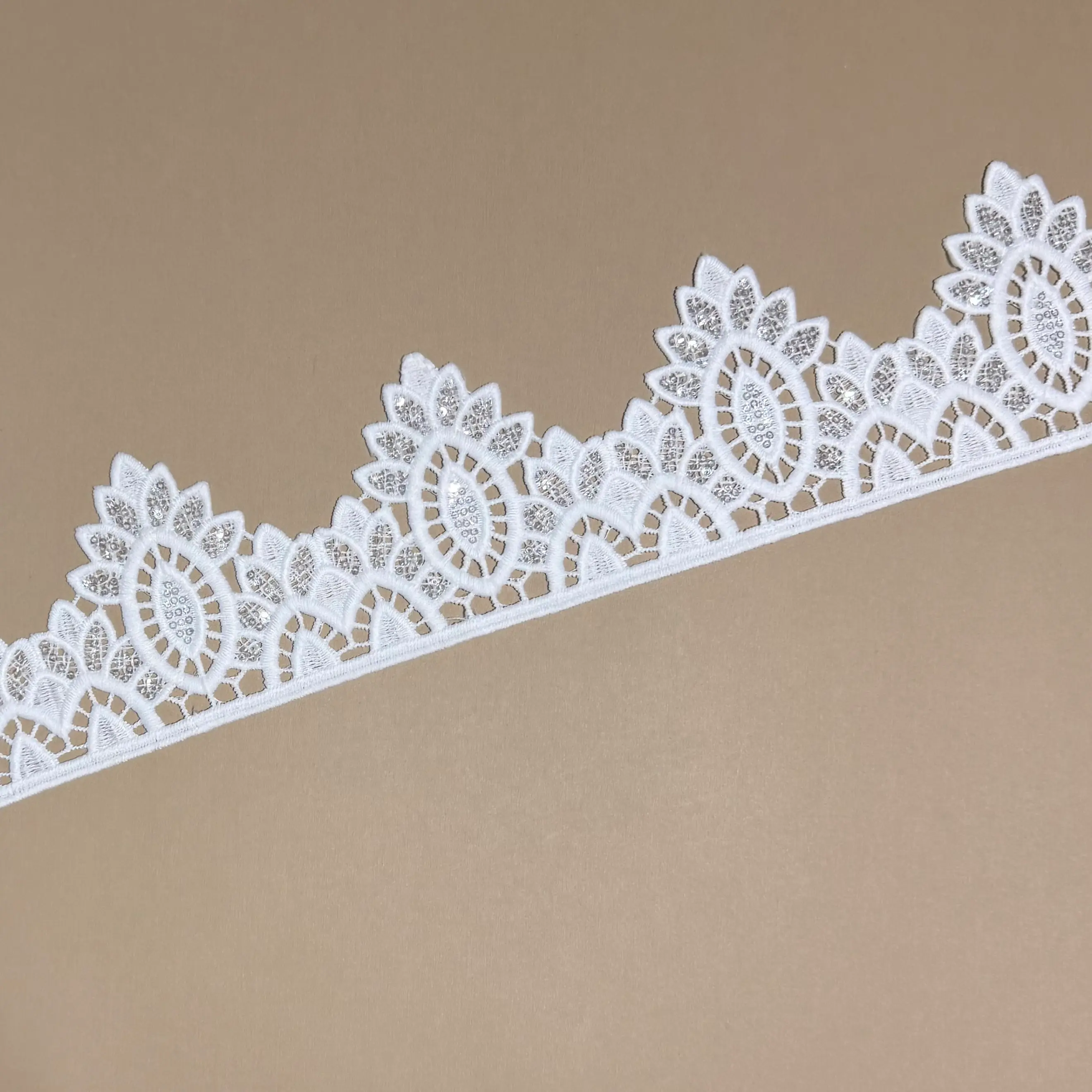 Willow Leaf Oval Fan Sequined Water Soluble Lace Trim