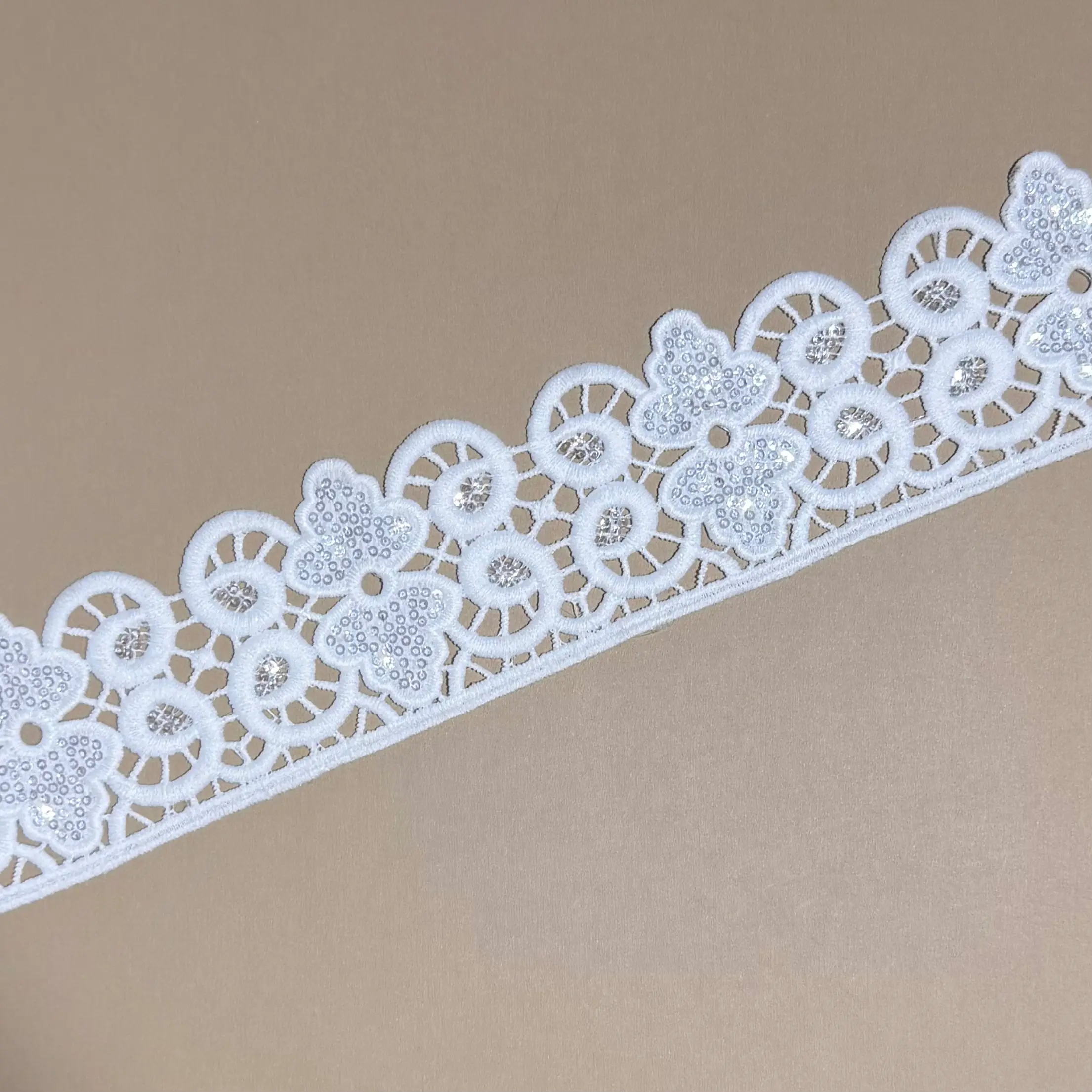 Quad Flower & Ring Alternated Sequined Water Soluble Lace Trim