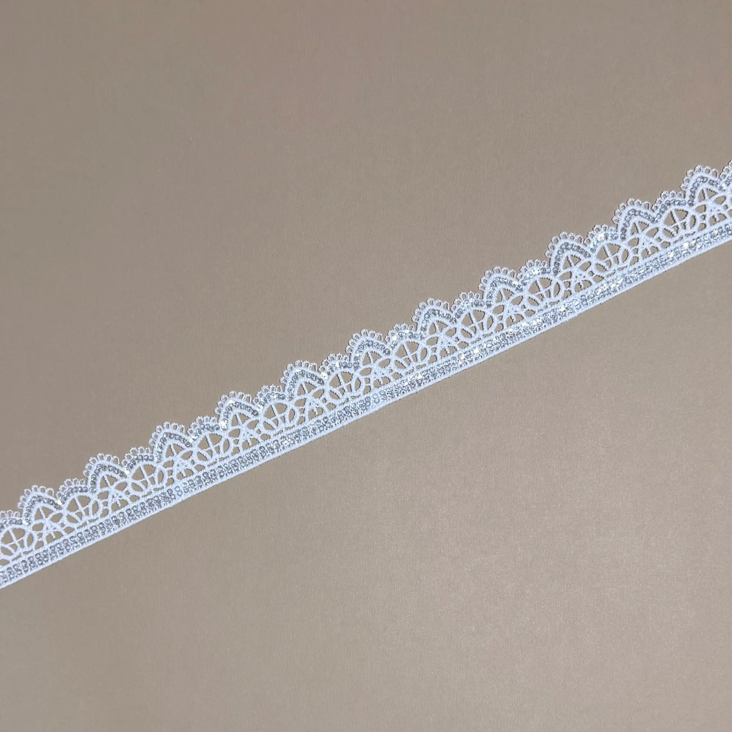 Single Edge Heart Grid Wave Mini Sequined Lace Trim