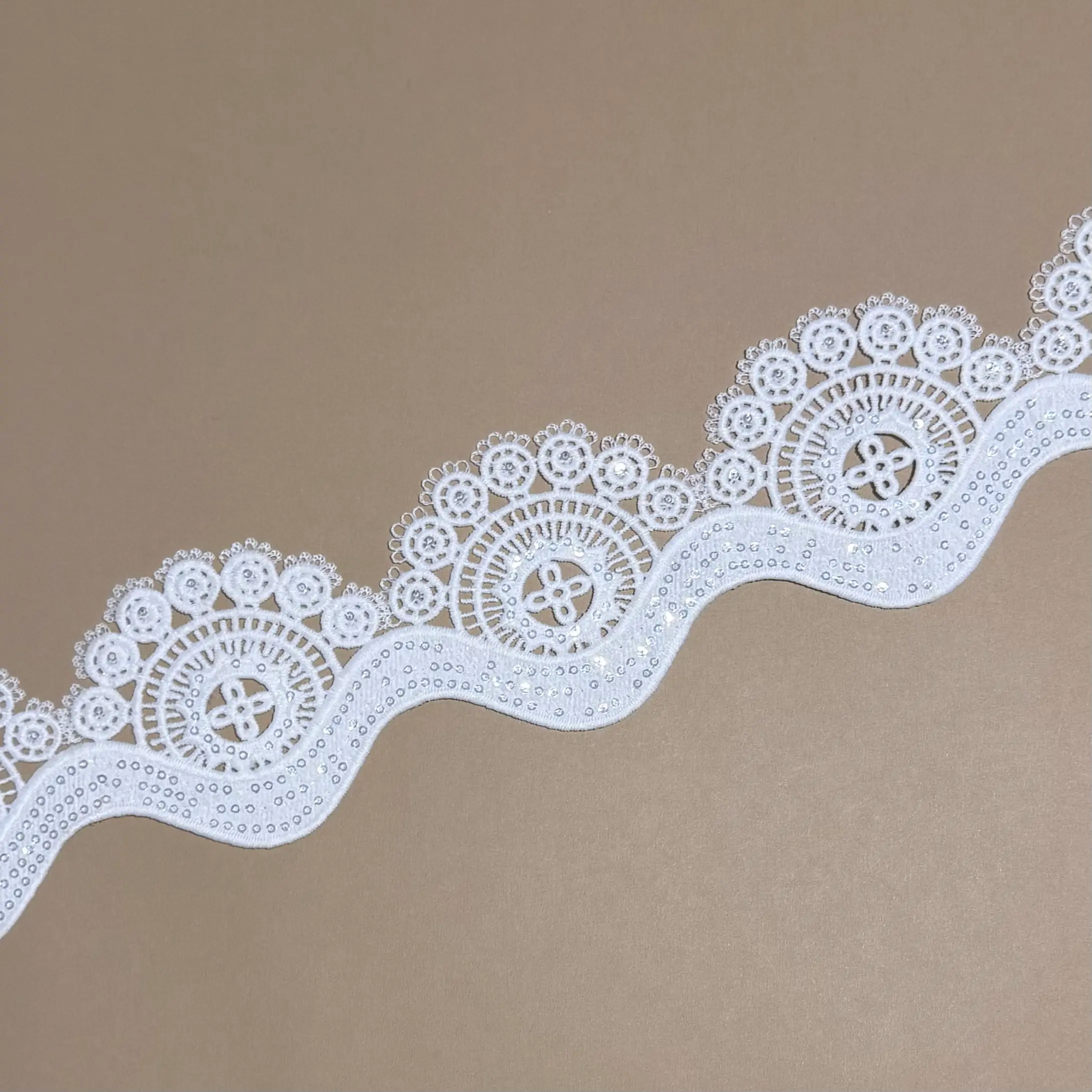 Wavy Edge Disc Floral Sequin Water-Soluble Lace Trim